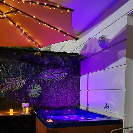 Evasion A Deux, Domaine Prestigieux, Jacuzzi Et Parking Prives, Piscine *