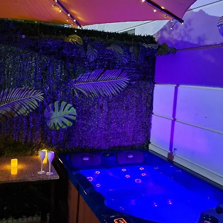 Evasion A Deux, Domaine Prestigieux, Jacuzzi Et Parking Prives, Piscine